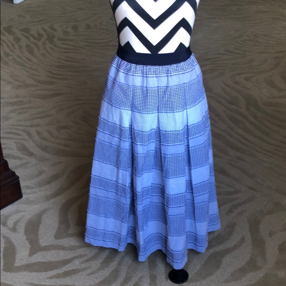 Tommy Hilfiger size 10 blue skirt. NTW.